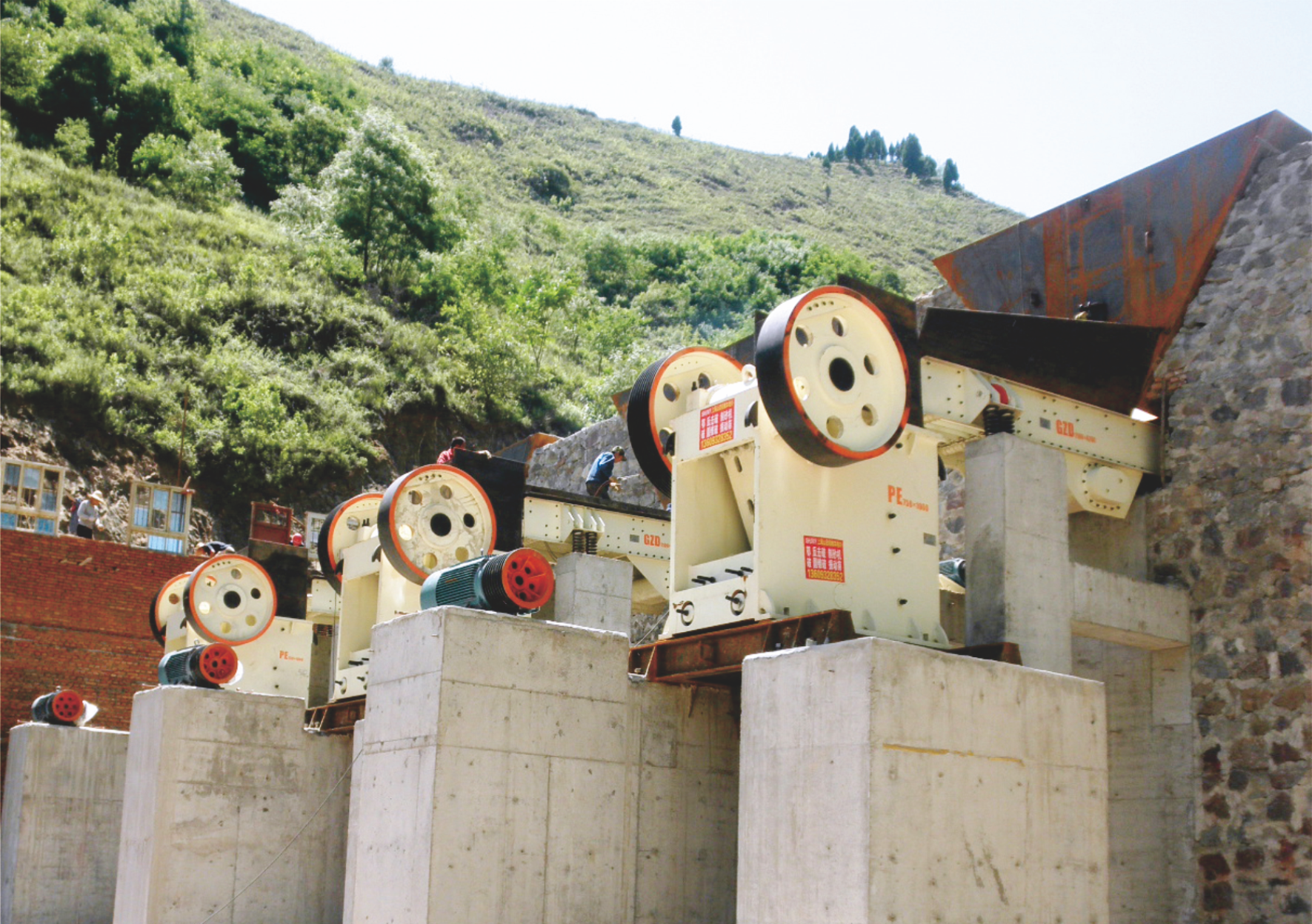 Primary jaw crusher